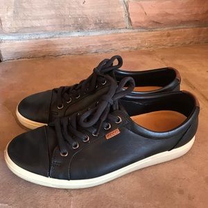 Black Ecco Soft 7 Leather Sneakers excellent condition. Size 40 (9/9.5)